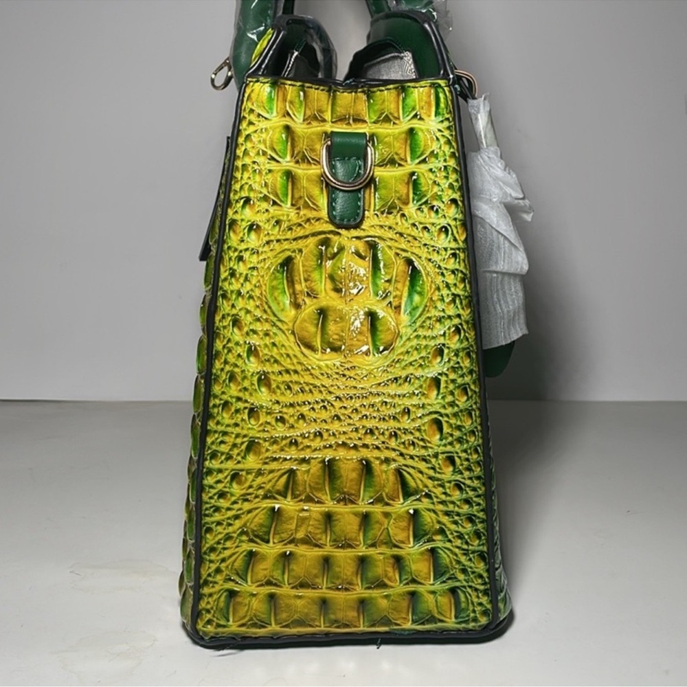 CFN Set Like Brahmin Tote & Wallet Set in Crocodile-Vegan Leather NWT $588 MSRP - Picture 7 of 9